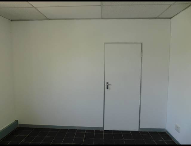 185M² OFFICE TO LET IN HYDE PARK